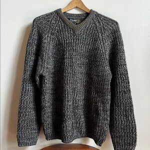 Wolsey Gray V-Neck wool Sweater with Textured Knit